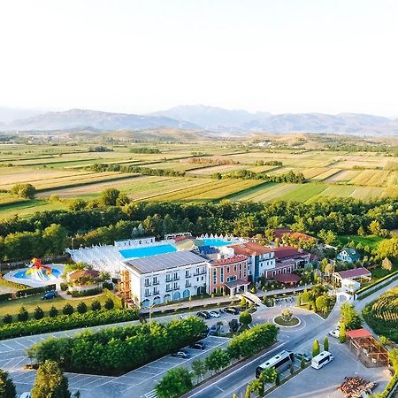Gardenland Resort Bushat Exterior photo