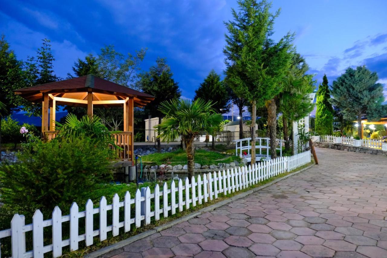 Gardenland Resort Bushat Exterior photo