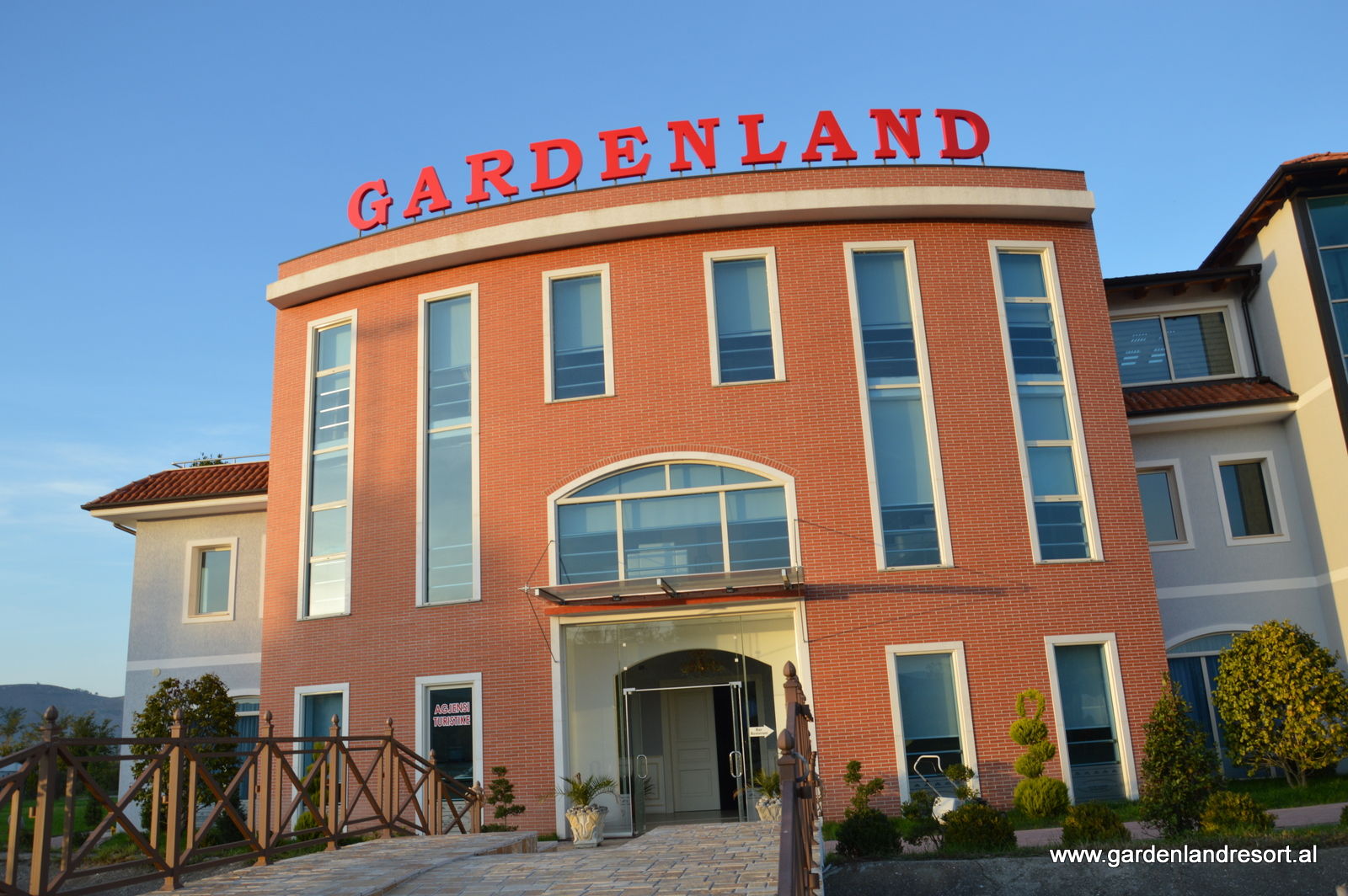 Gardenland Resort Bushat Exterior photo