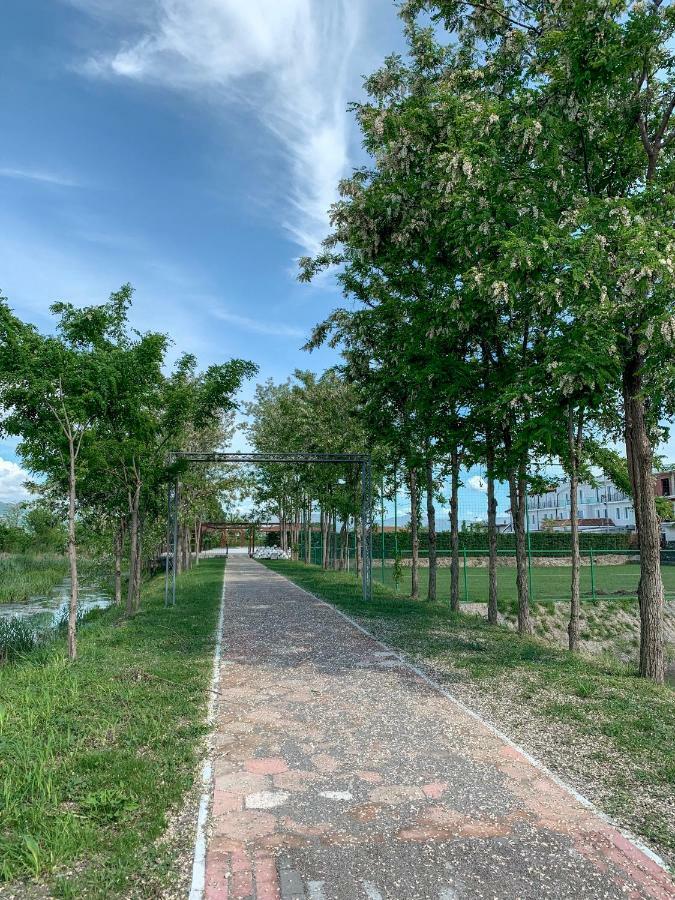Gardenland Resort Bushat Exterior photo
